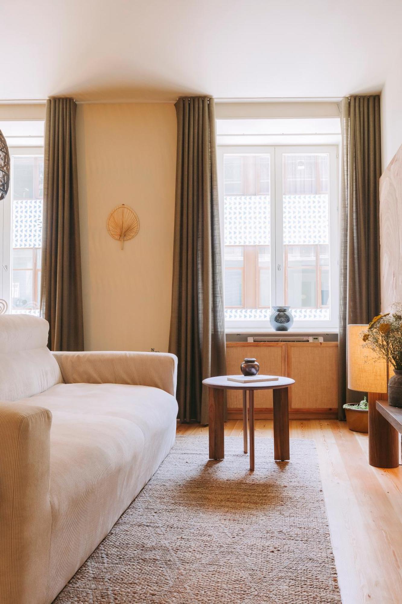 Village Aparthotel By Boa Porto Kamer foto A living room with curtains